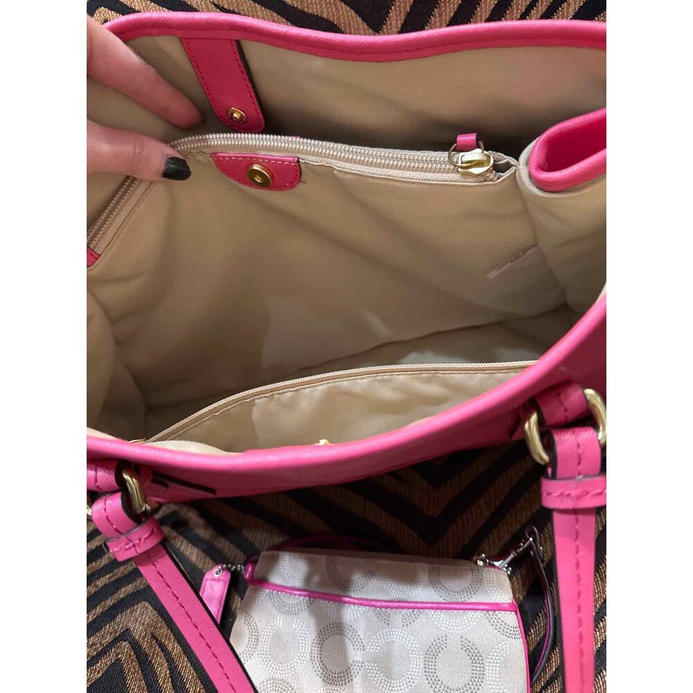Purse - Coach Shoulder Bag with Coinpurse Clutch - Picture 4 of 8